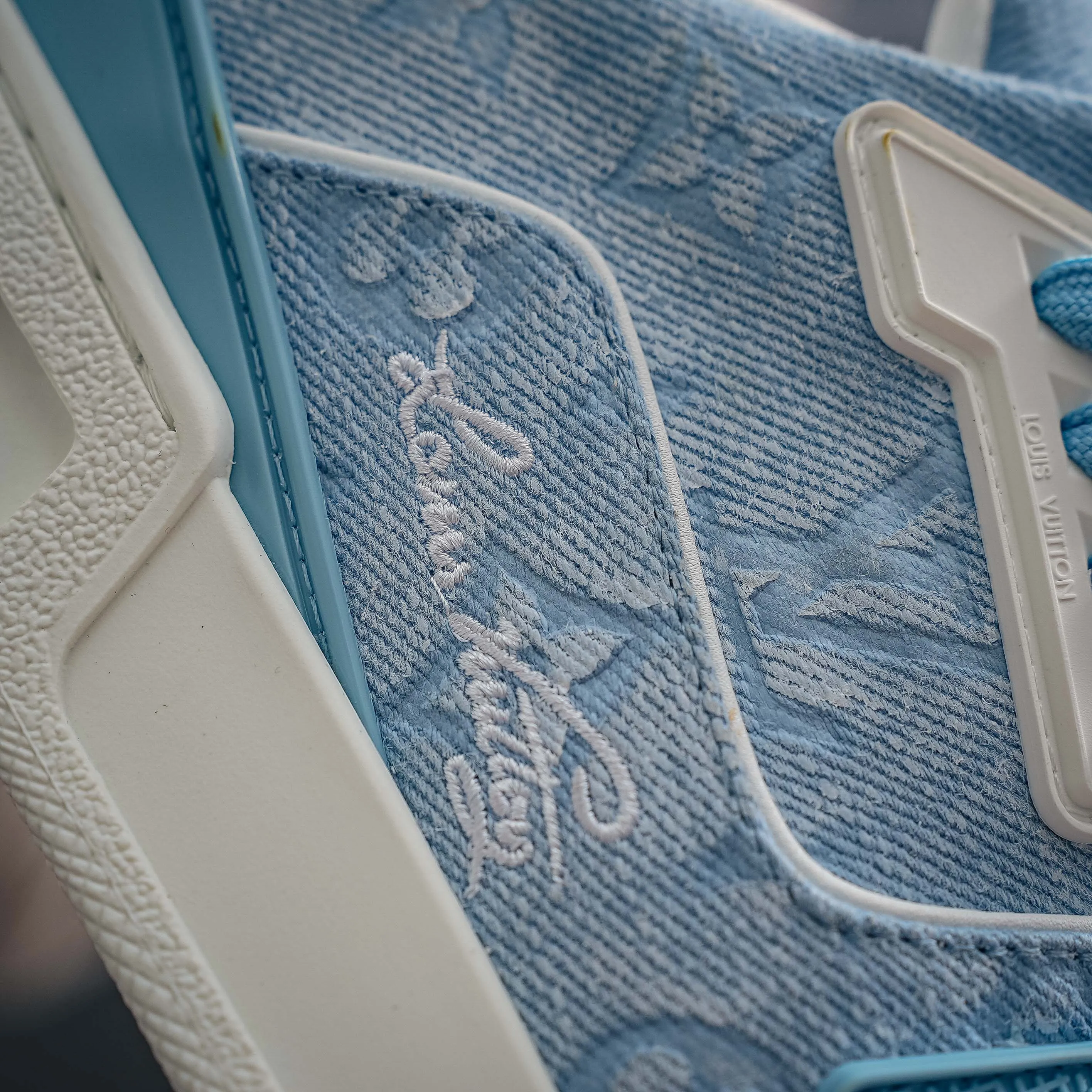 # LV- - trainer 2026 New Arrival 1：1 ！！ Shoes Cowhide Leather ， LOGO ， Breathable ， 。